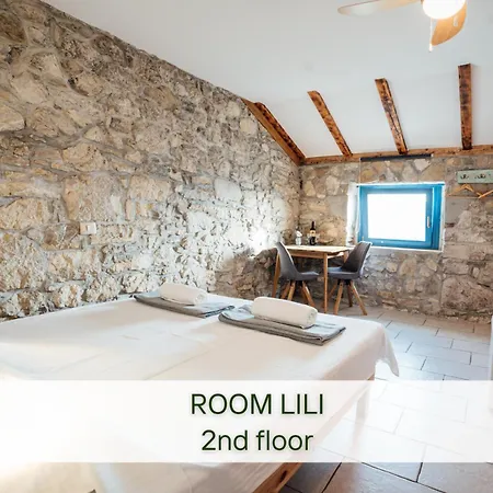 Ferienhaus Lapis - Stone House With Amazing View Črni Kal